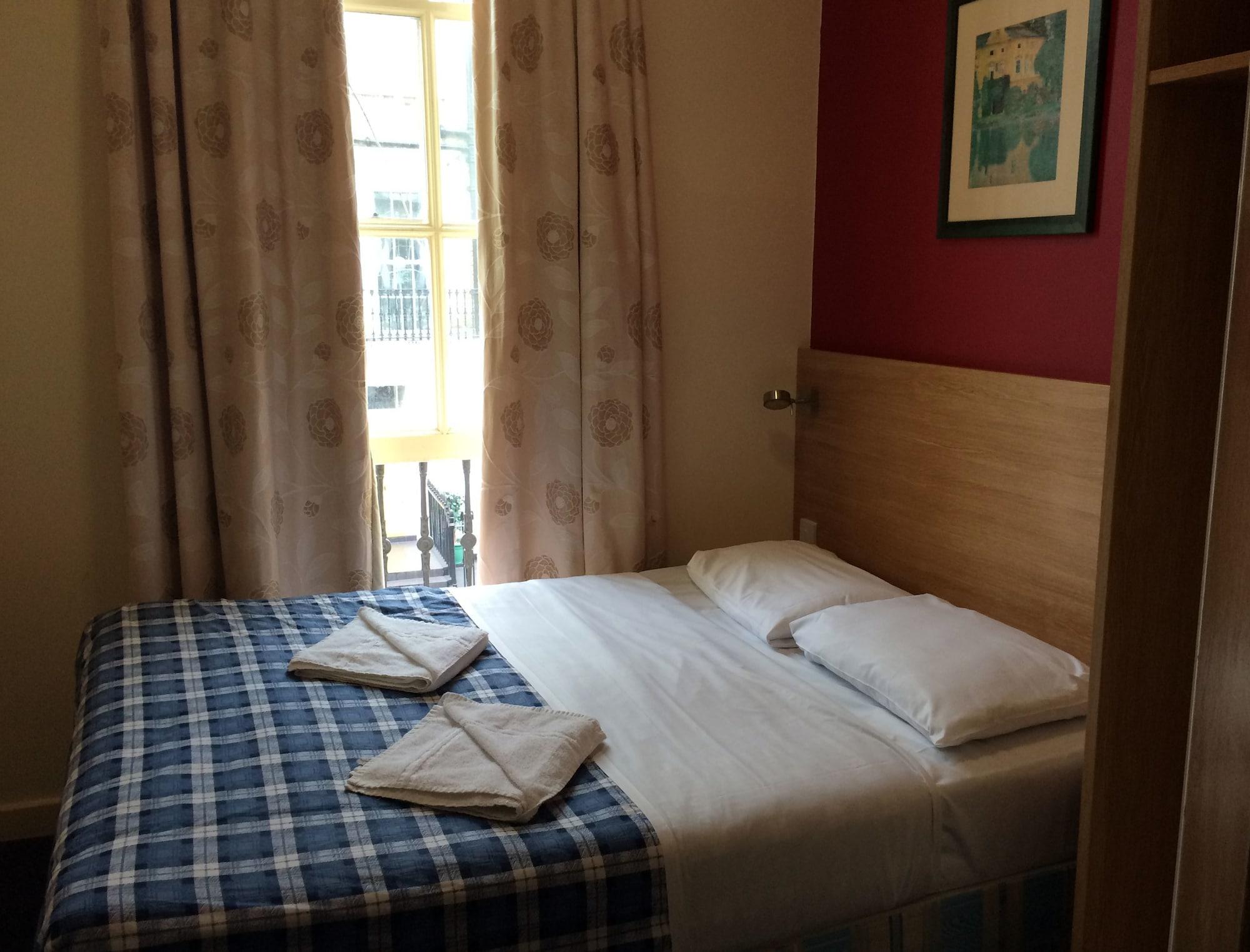 Colliers Hotel Лондон Экстерьер фото
