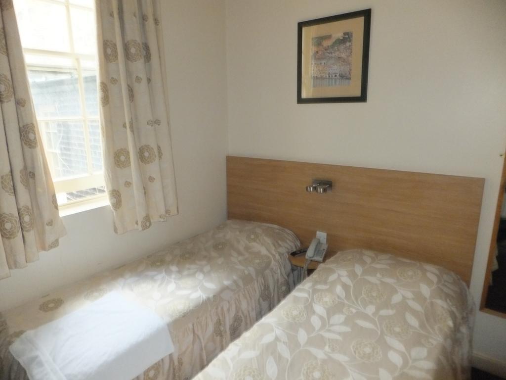 Colliers Hotel Лондон Экстерьер фото